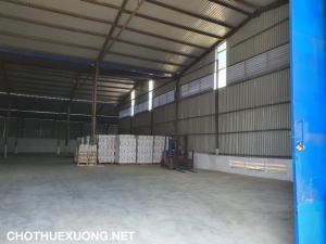 Chỉnh chủ cho thuê kho xưởng 120m2 chân cầu Thanh Trì, rộng rãi thoáng mát