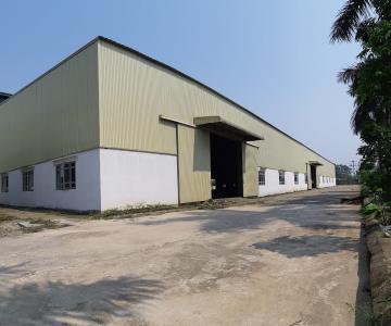 Cho thuê 6 000 m2 nhà xuởng & 700 m2 kho bãi mặt đường Quốc lộ 5 địa phận Hưng Yên thuận tiện đi lại